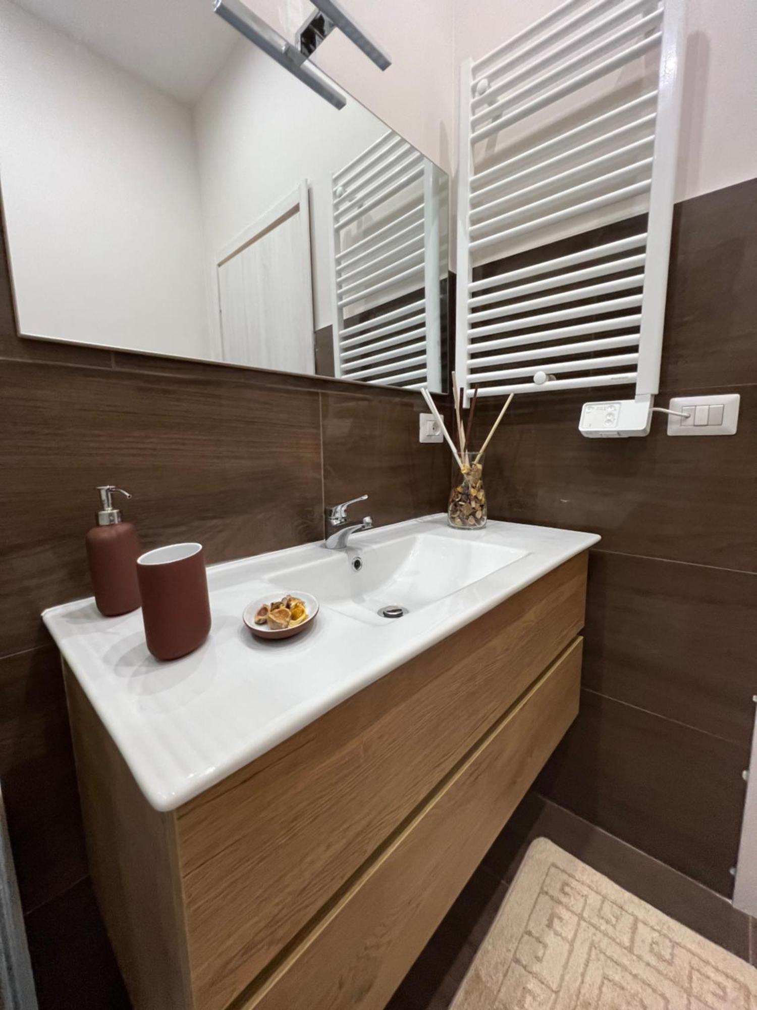 Apartamento L'Ospite Napoletano Nápoles Exterior foto
